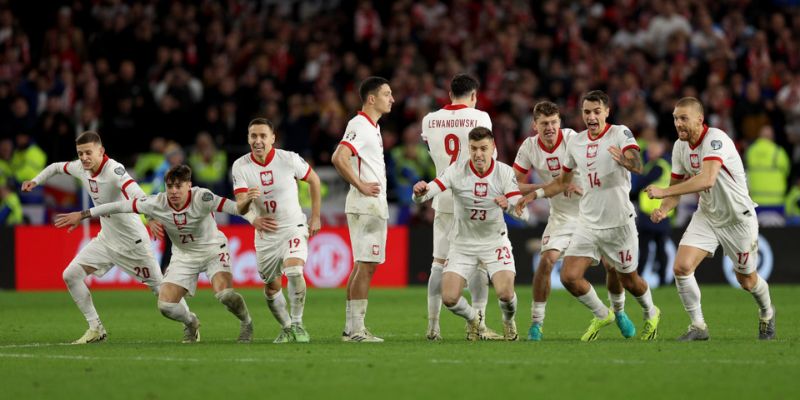 Ba Lan đánh bại Xứ Wales tại vòng play-off để giành vé tới Đức