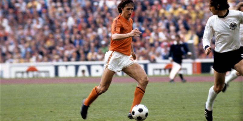 Johan Cruyff là biểu tượng của bóng đá Hà Lan trong thập niên 1970s