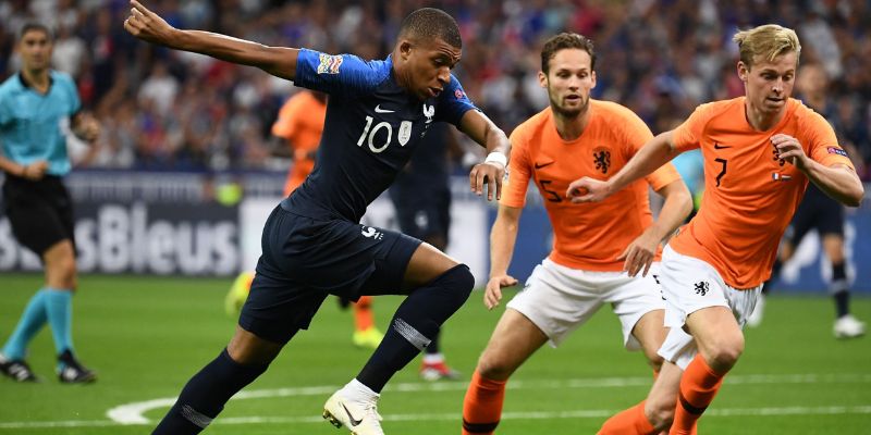 Trận đấu giữa Pháp và Hà Lan sẽ là tâm điểm của bảng đấu