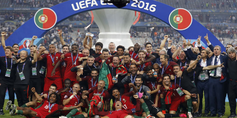 Một trong những đội vô địch Euro gian nan nhất là Bồ Đào Nha